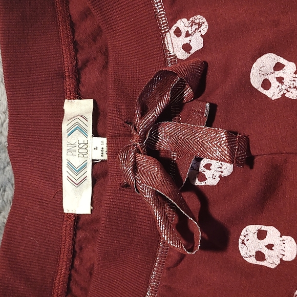 Skull lounge pants/sweats size large - Picture 2 of 3